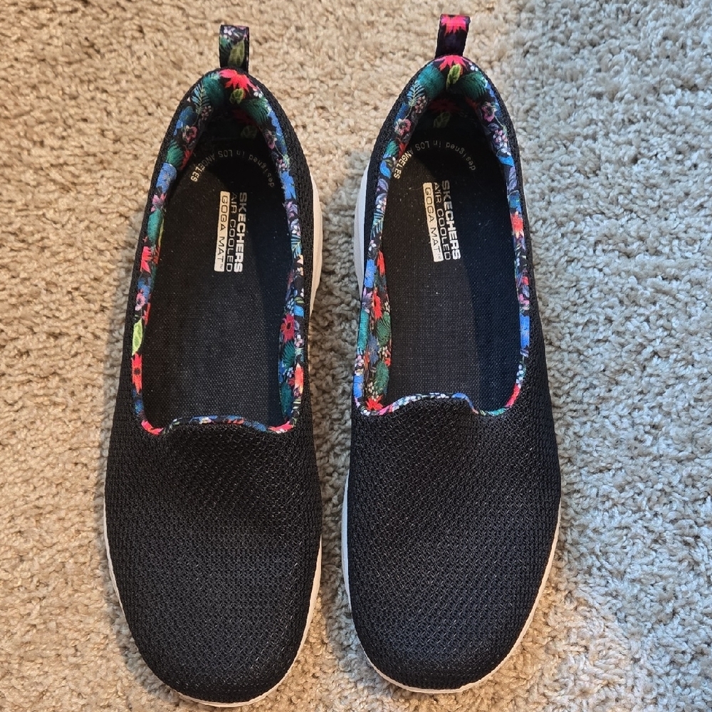 Skechers Black Slip-On Sneakers Lightweight Breathable Design